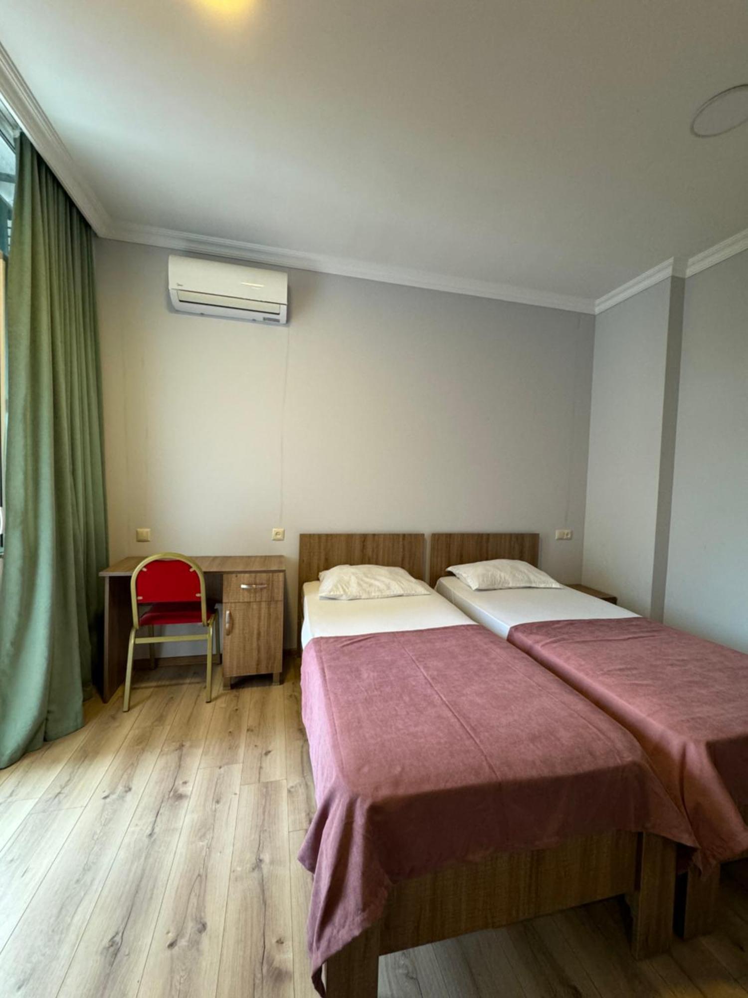 Colibri Apartment Batumi Exterior photo