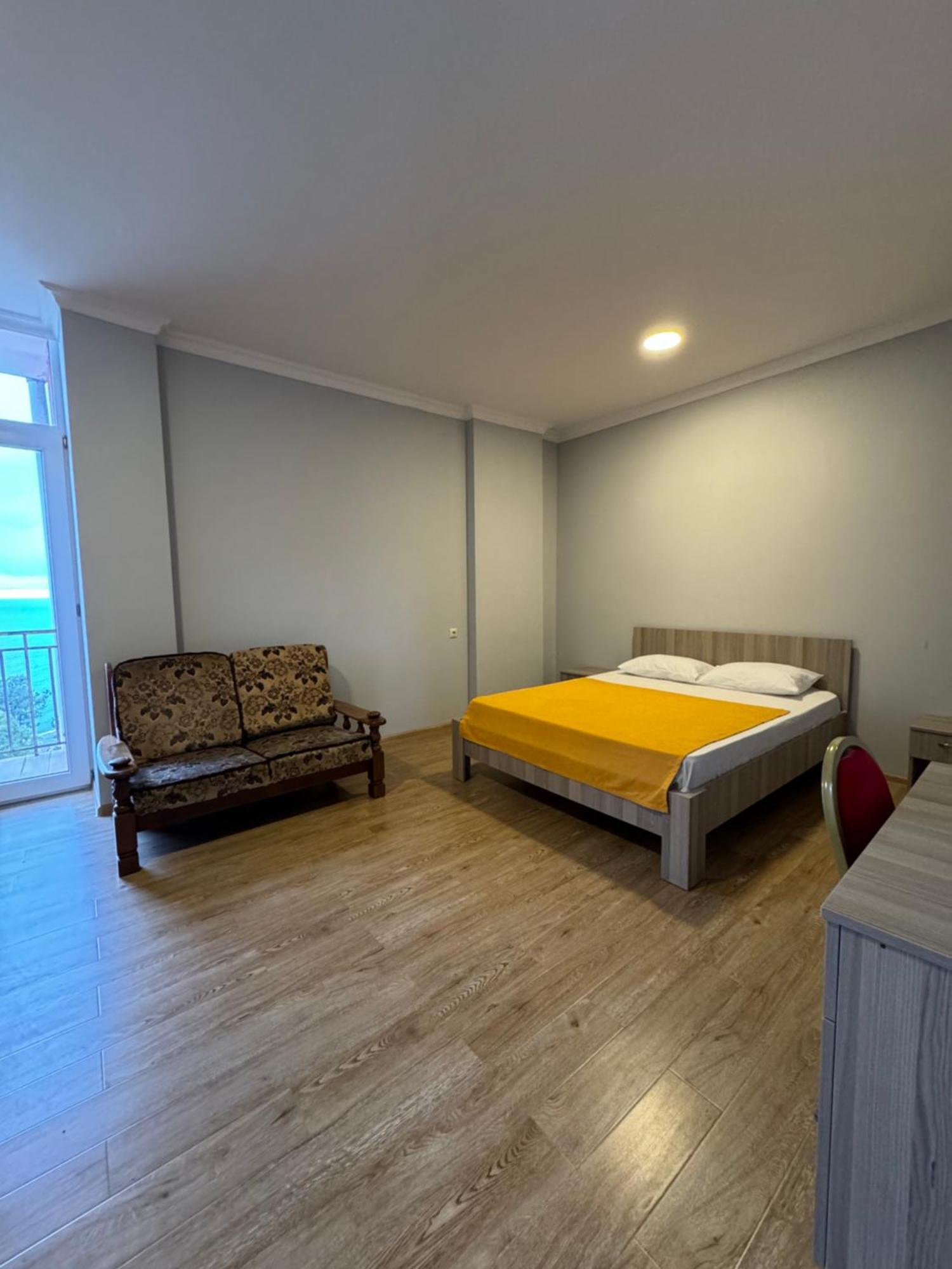 Colibri Apartment Batumi Exterior photo