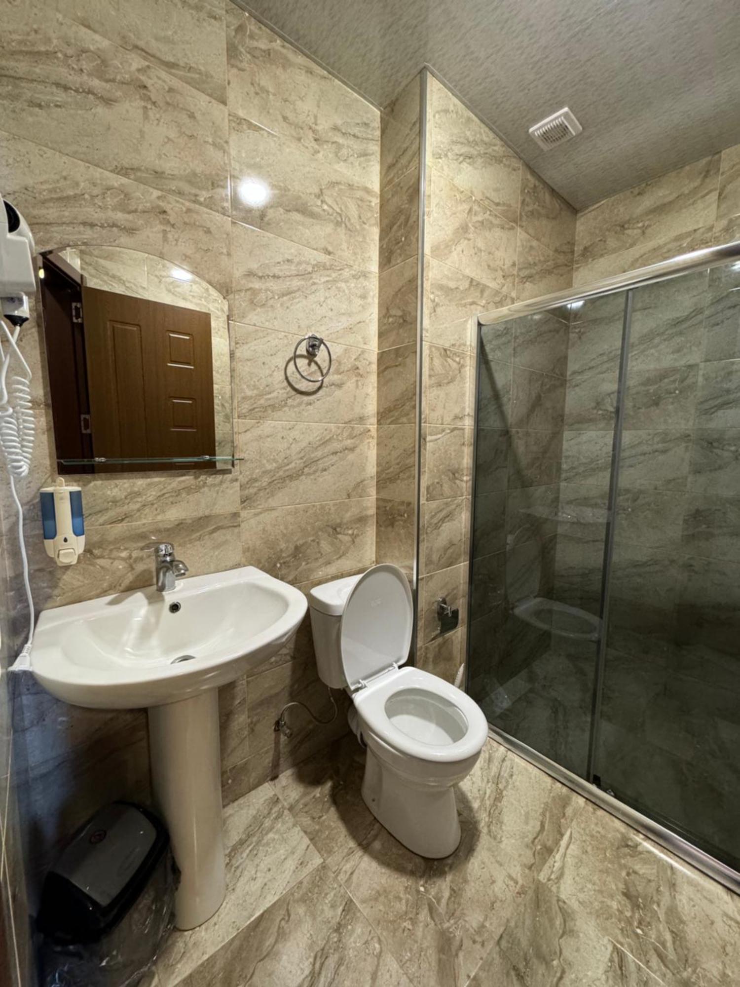 Colibri Apartment Batumi Exterior photo
