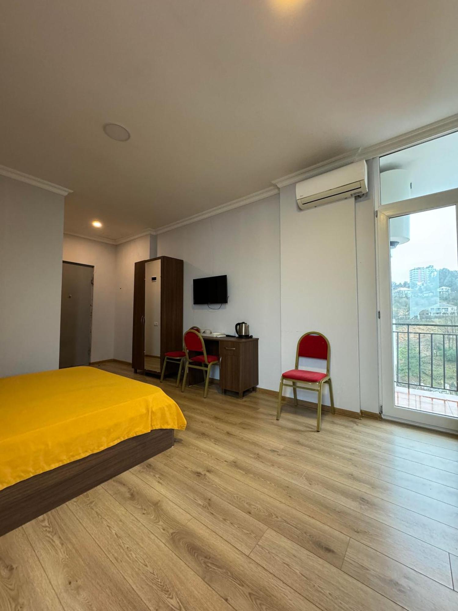 Colibri Apartment Batumi Exterior photo