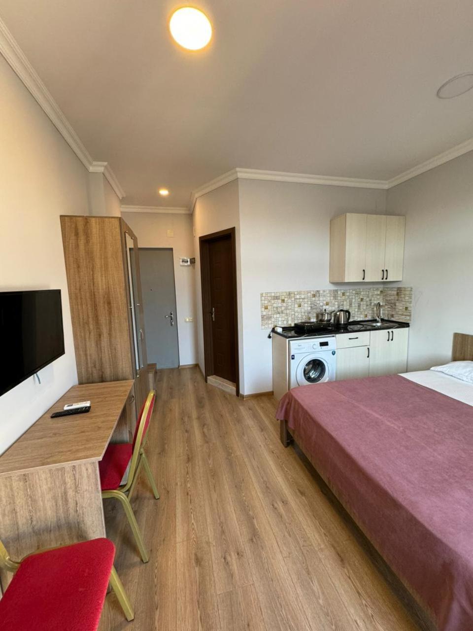 Colibri Apartment Batumi Exterior photo
