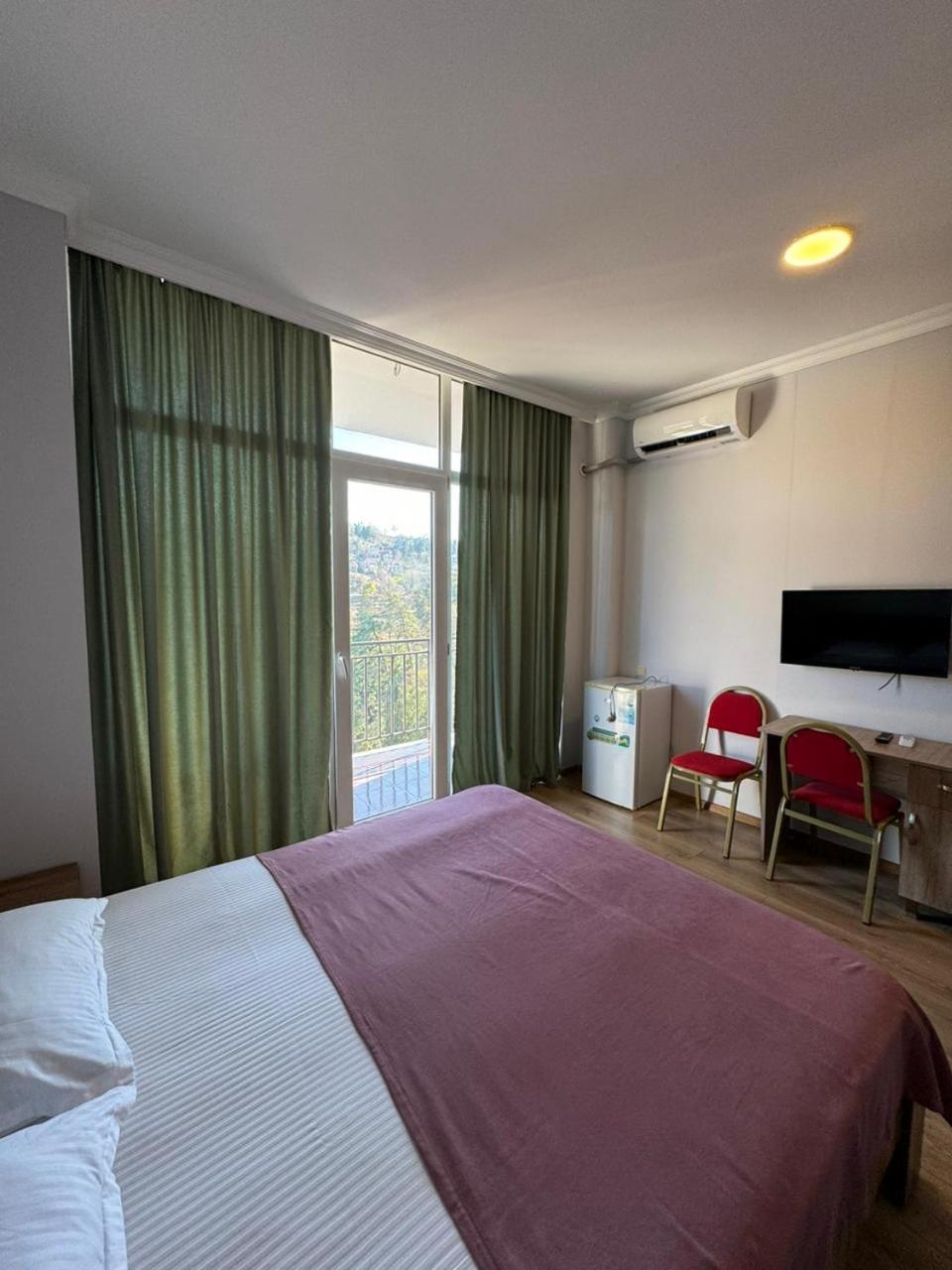 Colibri Apartment Batumi Exterior photo